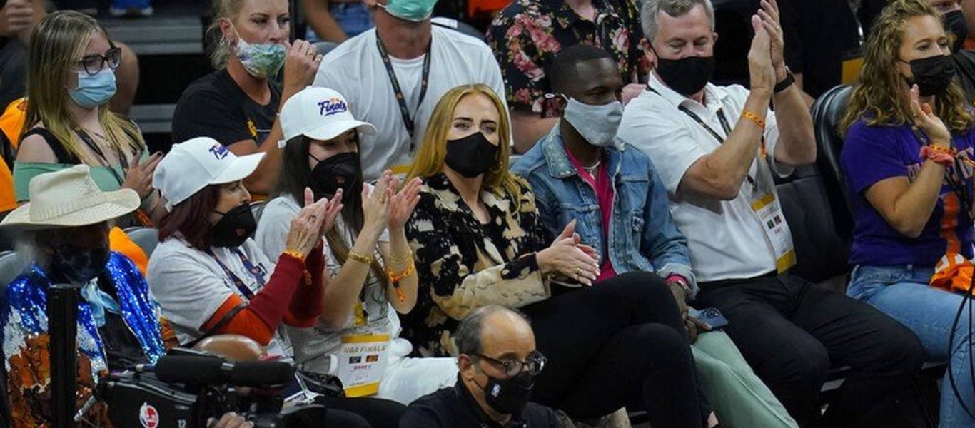 Επική αντίδραση της Αντέλ στο κάρφωμα – νίκης του Γιάννη Αντετοκούνμπο στην αναμέτρηση με τους Σανς (φώτο)