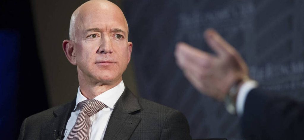 Στο τελικό στάδιο οι προετοιμασίες για το ταξίδι του Τ.Μπέζος στο διάστημα – Το πλήρωμα του Blue Origin