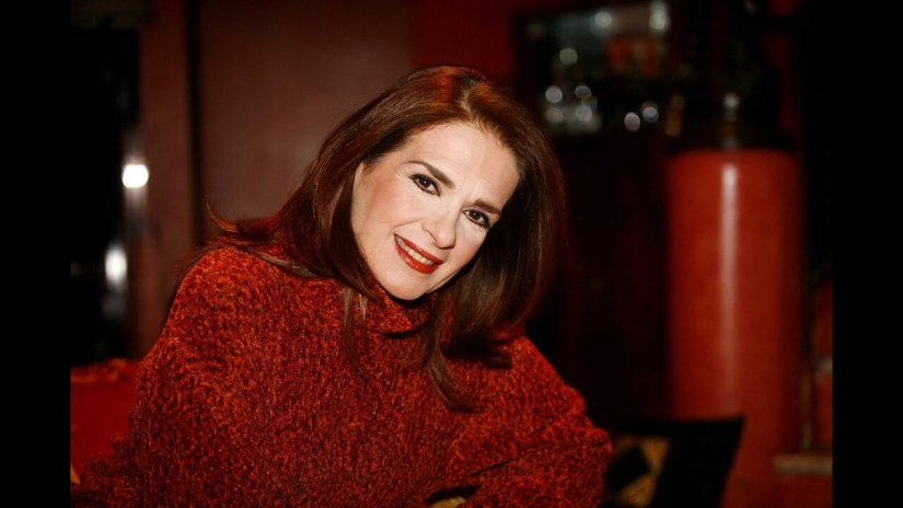 Aψεγάδιαστο κορμί στα 61 της – H Πέγκυ Σταθακοπούλου ποζάρει με το μπικίνι της! (φώτο)