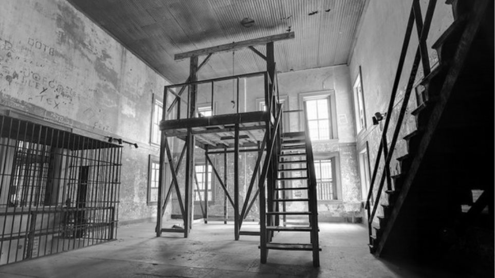 Ο δήμιος που εκτέλεσε τις περισσότερες θανατικές ποινές στην Ελλάδα και το τραγικό τέλος που τον περίμενε