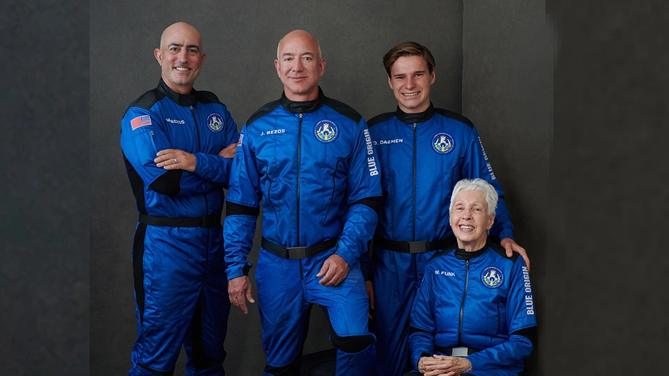 Πέταξε στο διάστημα και ο Τ.Μπέζος σε πτήση διάρκειας… 10 λεπτών! (βίντεο)