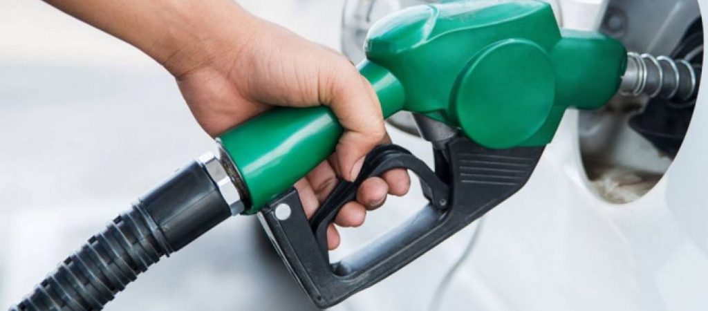 Καύσιμα και κατάρρευση του τουρισμού προκαλούν τρόμο για τον χειμώνα: Άνοδος 20 με 22% στην τιμή της βενζίνης