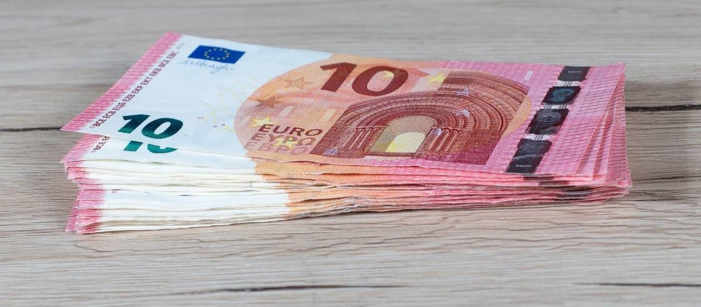 «Έρχεται» διπλή παρέμβαση σε μισθούς και συντάξεις