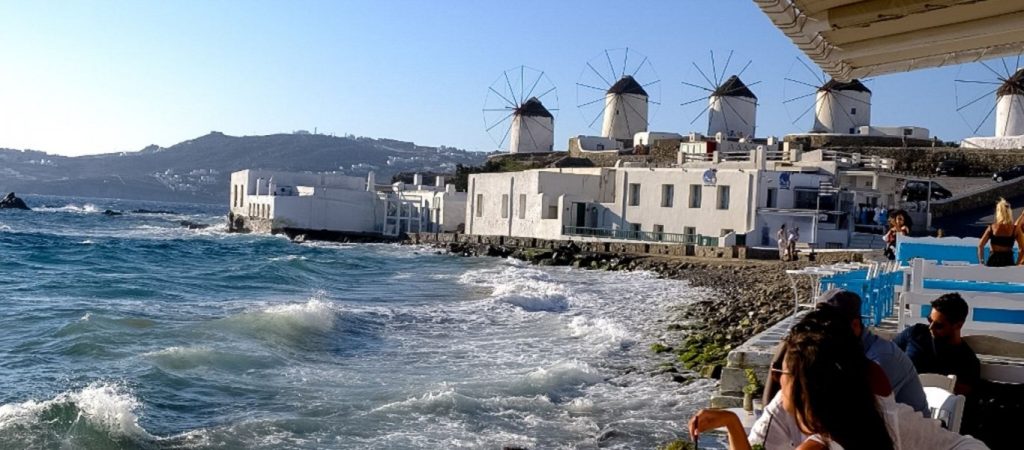 Κατέρρευσε το «αφήγημα» Χ.Θεοχάρη: Κατακόρυφη κάμψη των εσόδων στην Μύκονο μετά τις απαγορεύσεις που επέβαλε η κυβέρνηση