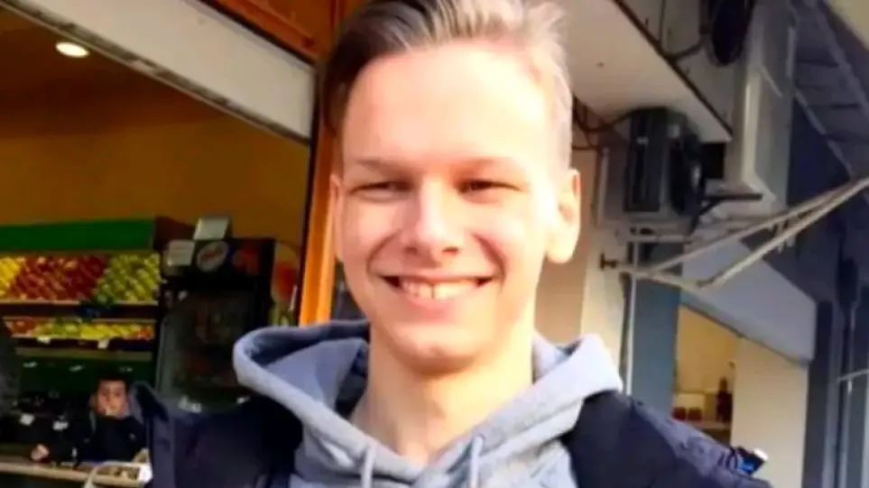 Ναύπακτος: Τη σύνταξη των γονέων του που πέθαναν από κορωνοϊό θα παίρνει από τον Αύγουστο ο Δημήτρης