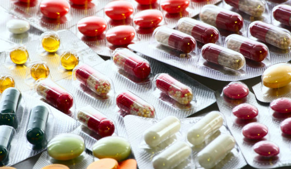 Μην καταπίνετε τα χάπια σας πίνοντας αυτό – Τι μπορεί να σας συμβεί