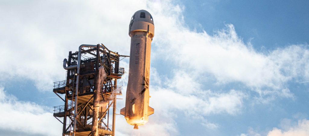 Blue Origin: «Σπάνε» τα κοντέρ οι κρατήσεις για μία πτήση στο διάστημα