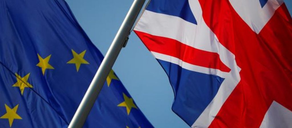Brexit: Η Βρετανία ζητά νέα συμφωνία για το εμπόριο με τη Β. Ιρλανδία
