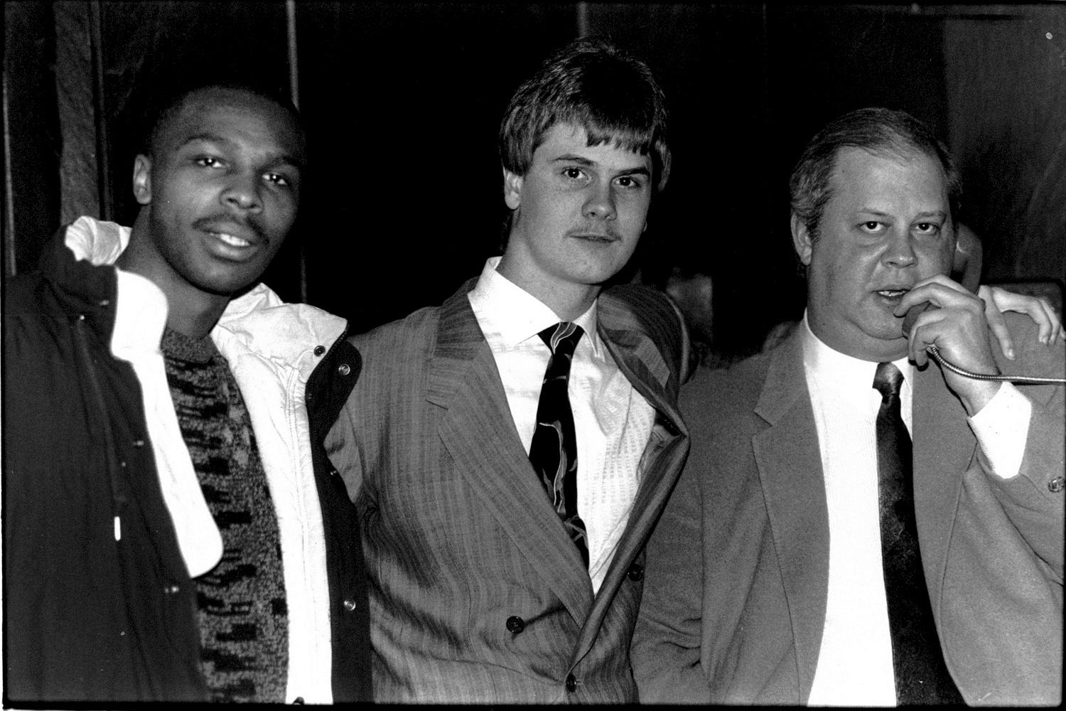 Ήταν 15 ετών και πληροφοριοδότης του FBI: Τώρα ζητά 100 εκατ.$ γιατί έμεινε στη φυλακή για 30 χρόνια!