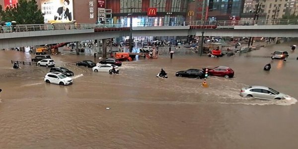 Κίνα: Στους 33 οι νεκροί από τις φονικές πλημμύρες – Οκτώ αγνοούμενοι (βίντεο)