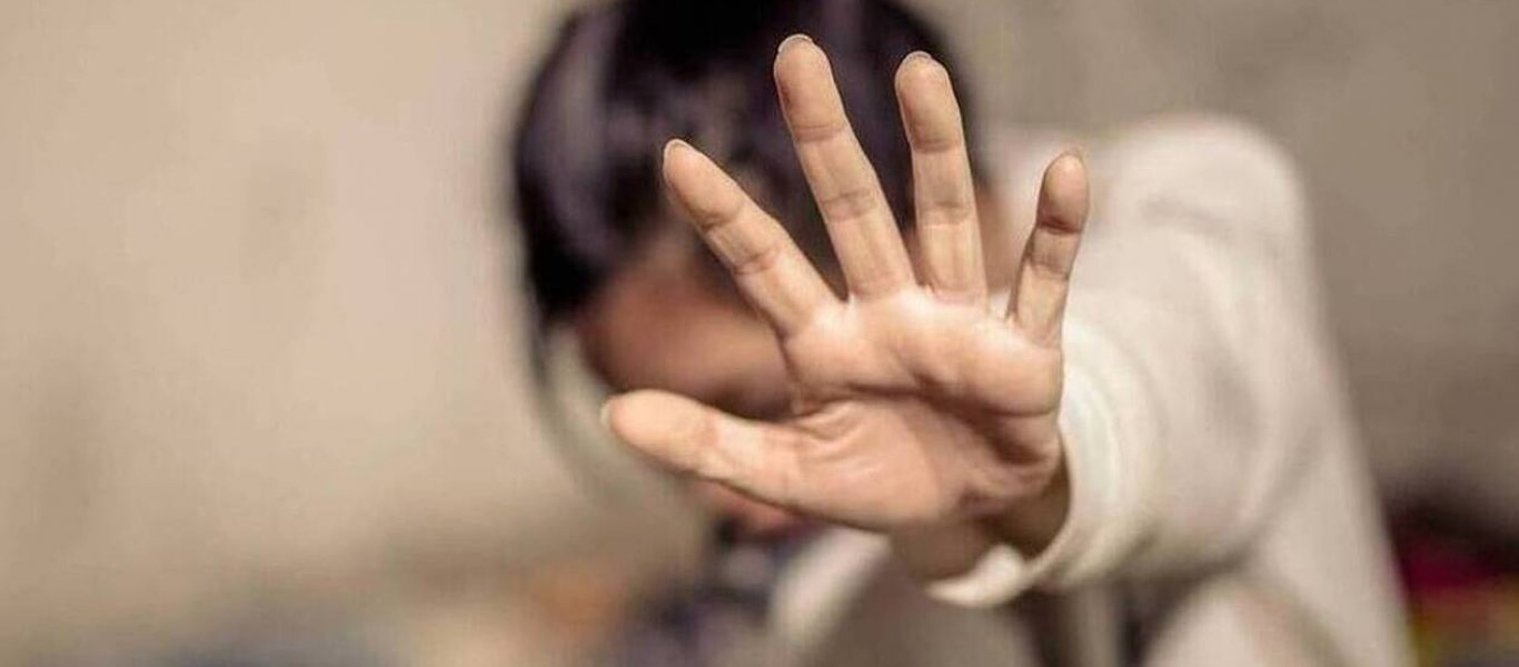 Τρόμος για δύο ανήλικες στο κέντρο της Αθήνας: Της βίασε 47χρονος που είχε βάλει αγγελία αναζήτησης μοντέλων!