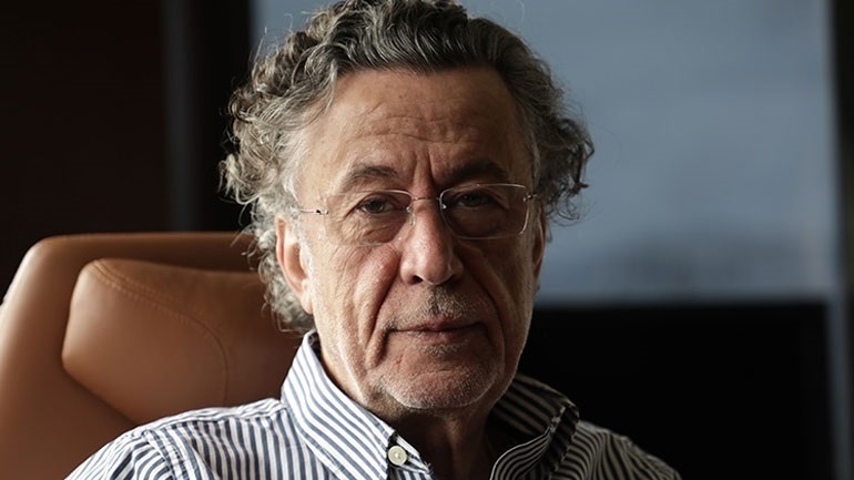 Ο Μάκης Τριανταφυλλόπουλος απαντά στον ακαδημαϊκό Θεοδόση Τάσιο για την επίθεσή του στους ανεμβολίαστους