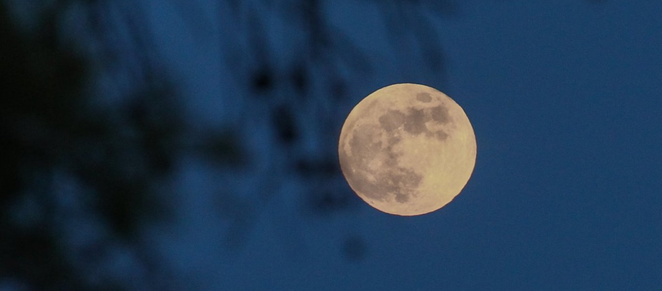 Πανσέληνος Ιουλίου: Εντυπωσιάζει το «Φεγγάρι του Ελαφιού» (φώτο)
