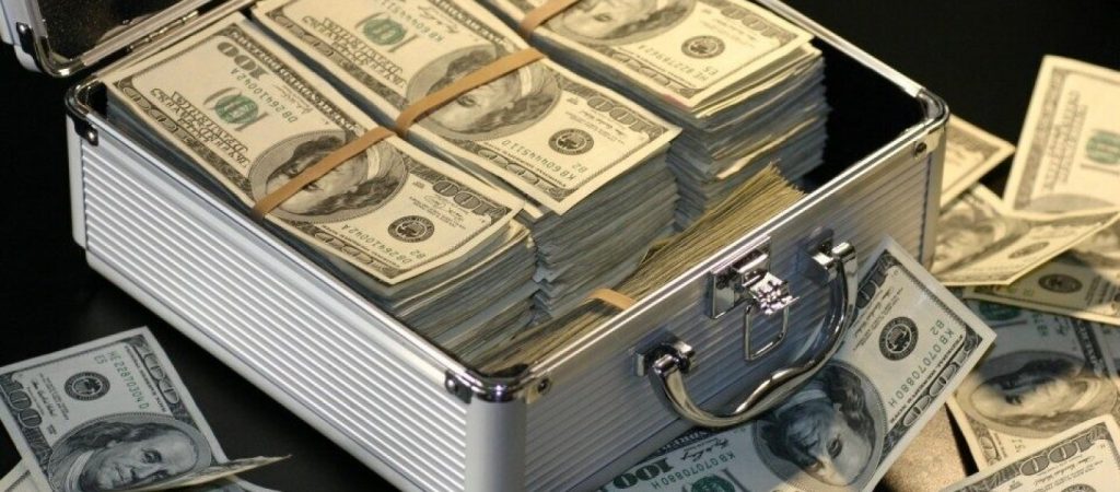 «Τα φυσάνε τα μπικικίνια»: Αυτές είναι οι χώρες με τους περισσότερους εκατομμυριούχους (φωτο)