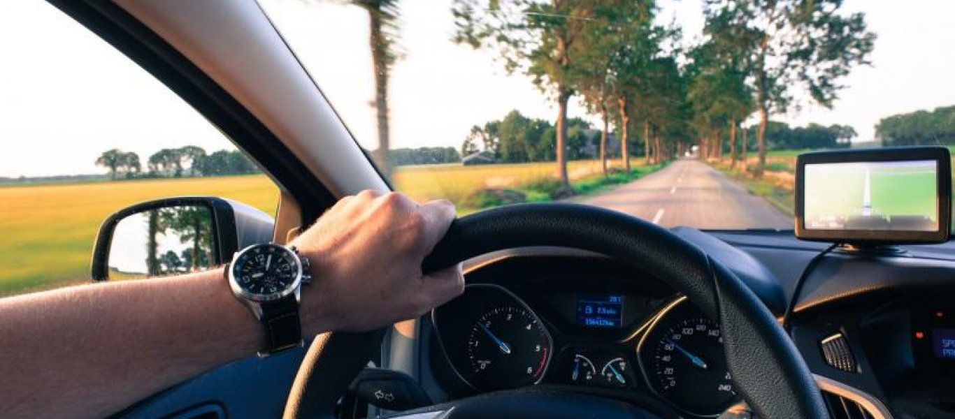 Πόσο επικίνδυνη είναι τελικά η χρήση GPS κατά την οδήγηση;