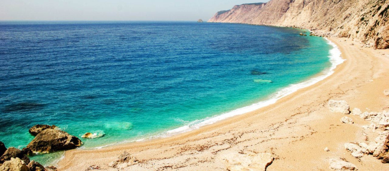 Τρεις υπέροχες παραλίες στο Ιόνιο που παραμένουν άγνωστες στο ευρύ κοινό