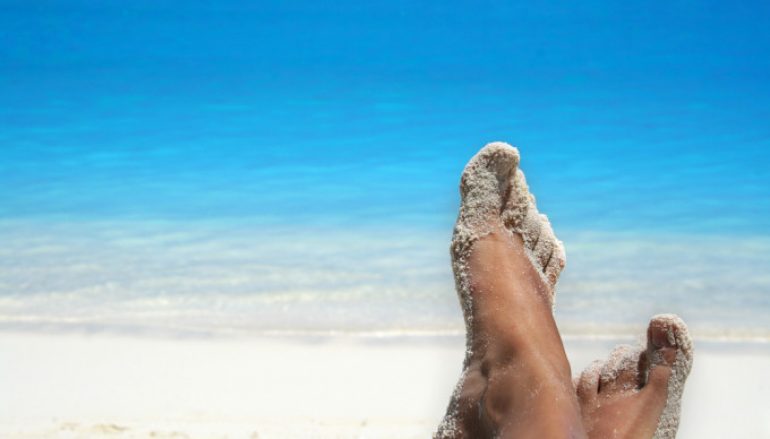 Παραλία: Κόλπα για να μειώσετε την αφόρητη ζέστη εκεί που κάθεστε