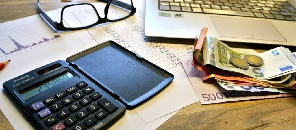 Υπ.Οικονομικών: «Μπόνους» έκπτωσης 3% σε όσους εξοφλήσουν εφάπαξ τον φόρο εισοδήματος