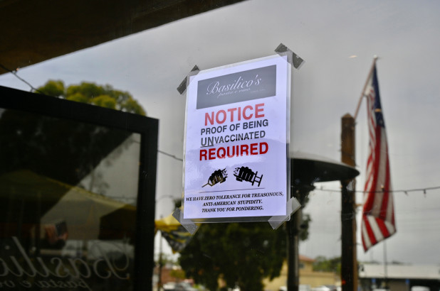 ΗΠΑ: Μαγαζί απαιτεί από πελάτες πιστοποιητικό ΜΗ εμβολιασμού για να μπουν (φώτο)