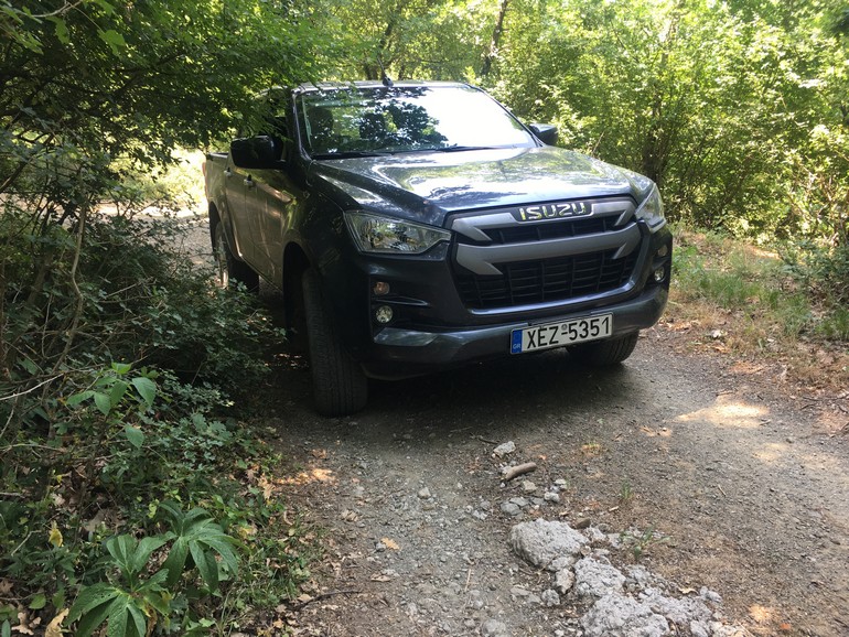 Σε δύο εκδόσεις το επαγγελματικό Isuzu D-Max (φώτο)