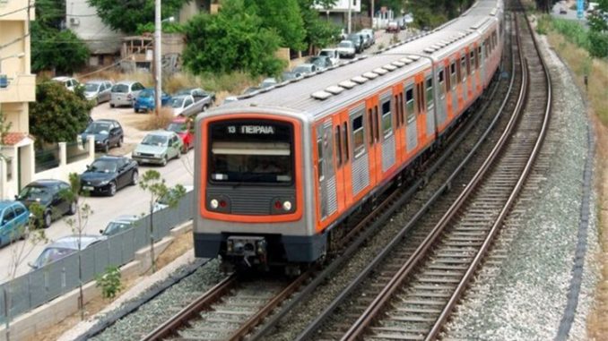 Διακοπή δρομολογίων ΗΣΑΠ στο τμήμα Ταύρος-Πειραιάς λόγω της φωτιάς που ξέσπασε στα καλώδια