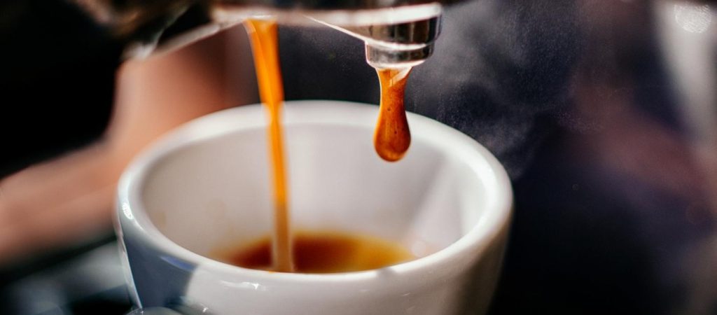 Καφές: Αυτός είναι ο λόγος που κάποιες φορές προκαλεί ατονία και κούραση