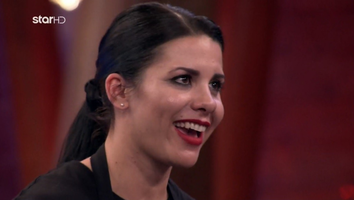 MasterChef: Η Μαρίνα Ντεμολλάι ποζάρει με μαγιό και μας… «κόβει την ανάσα» (φώτο)