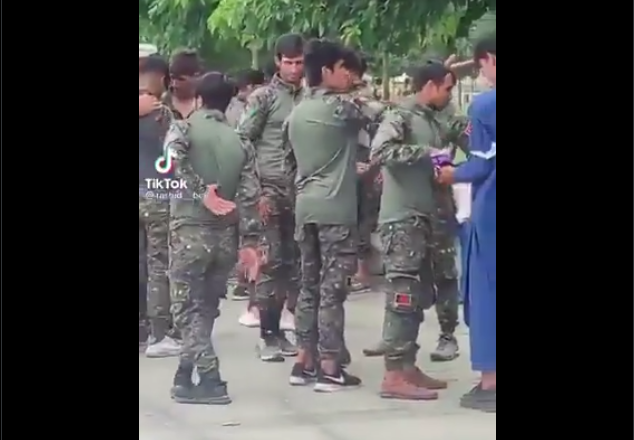 Αφγανοί με στρατιωτικές στολές κάνουν βόλτες στην Κωνσταντινούπολη – Θα τους δούμε στην Ελλάδα ως πρόσφυγες; (βίντεο)