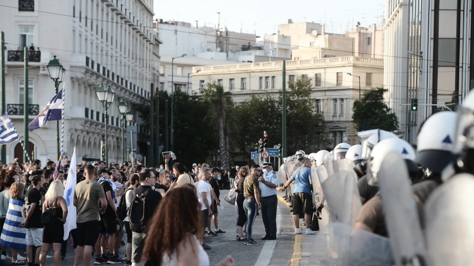 Νέες πανελλαδικές διαμαρτυρίες κατά του υποχρεωτικού εμβολιασμού (φωτό, βίντεο)