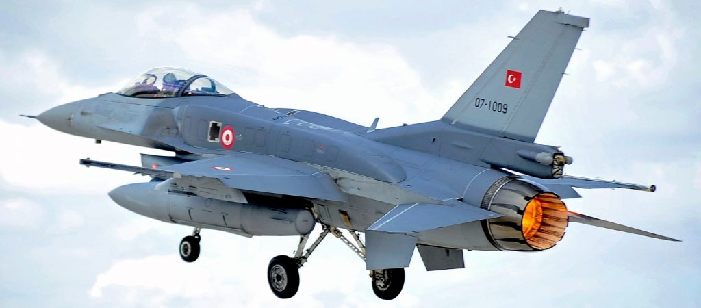 Μπαράζ παραβιάσεων από τουρκικά F-16 στο Αιγαίο – Τρεις εμπλοκές στην περιοχή