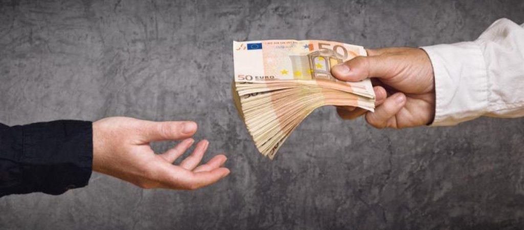 Μετά τον κατώτατο μισθό αυξάνεται και το επίδομα ανεργίας του ΟΑΕΔ