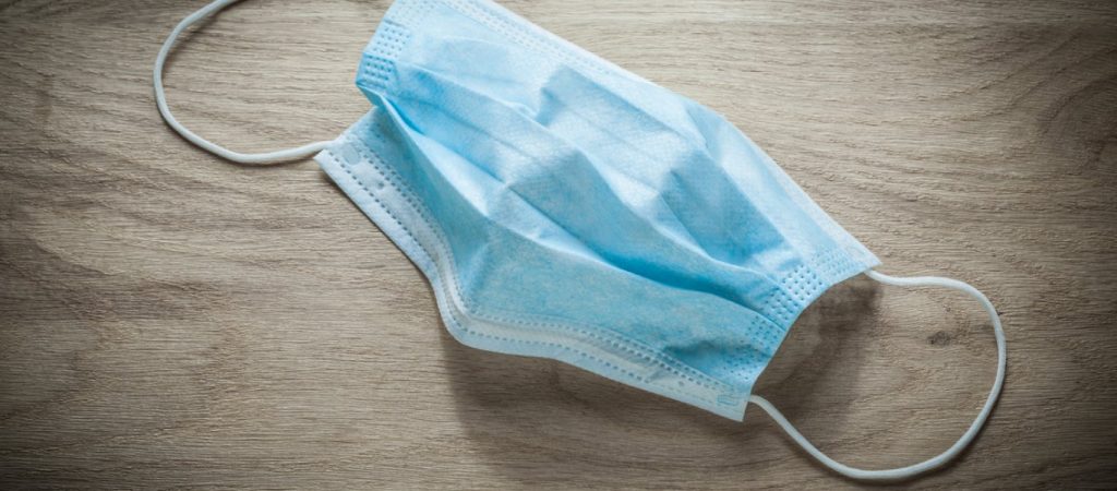 CDC: «Οι πλήρως εμβολιασμένοι να φορούν μάσκα προστασίας στους κλειστούς χώρους»