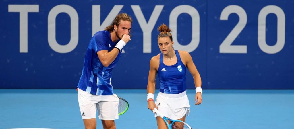 Με εμφατικό τρόπο στα προημιτελικά του διπλού η Μ.Σάκκαρη και ο Σ.Τσιτσιπάς