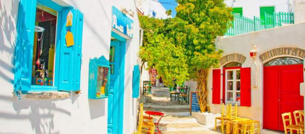 Τα 3+1 πολύχρωμα μέρη στην Ελλάδα – Σε περιμένουν να τα εξερευνήσεις! (φώτο)