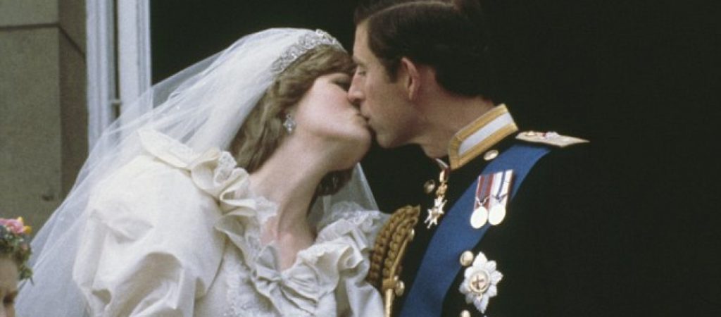 Σαν σήμερα: Ο γάμος του Κάρολου και της πριγκίπισσας Νταϊάνα (βίντεο)