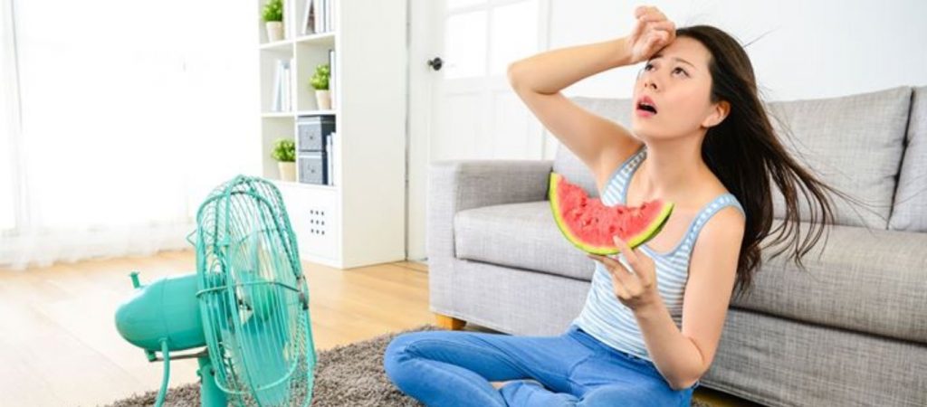 Καύσωνας: Οι 7+1 τρόποι για να κρατήσετε το σπίτι σας δροσερό