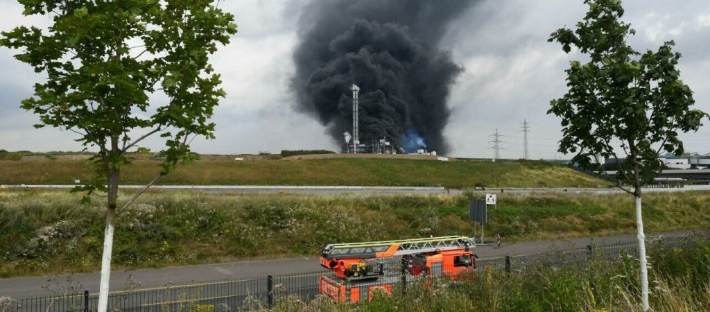 Γερμανία: Εντοπίστηκαν ακόμη τρεις νεκροί από την έκρηξη στο εργοστάσιο στο Λεβερκούζεν