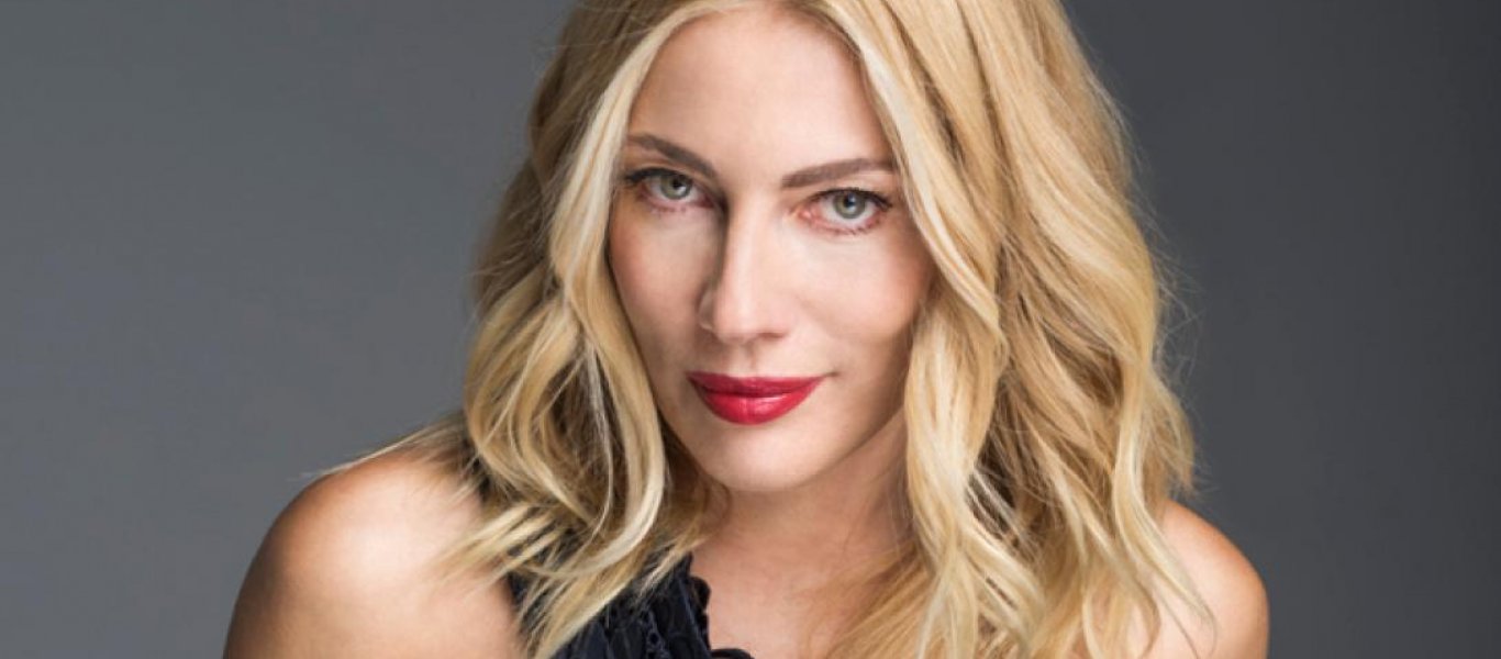 Σμαράγδα Καρύδη: Ποζάρει στα 51 της και μας αφήνει… άφωνους! (φώτο)