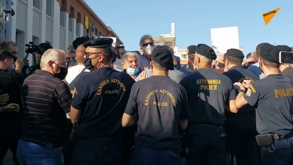 Κρήτη: Άγριες αποδοκιμασίες από υγειονομικούς σε Κ.Μητσοτάκη για τους υποχρεωτικούς εμβολιασμούς (βίντεο)