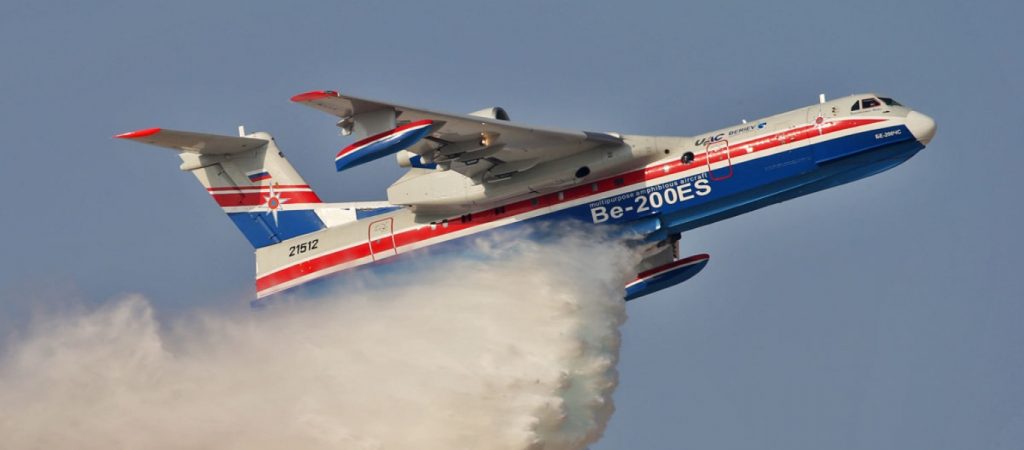 Beriev-200: Αυτό είναι το ρωσικό «όπλο» που «καταπίνει» τις φλόγες