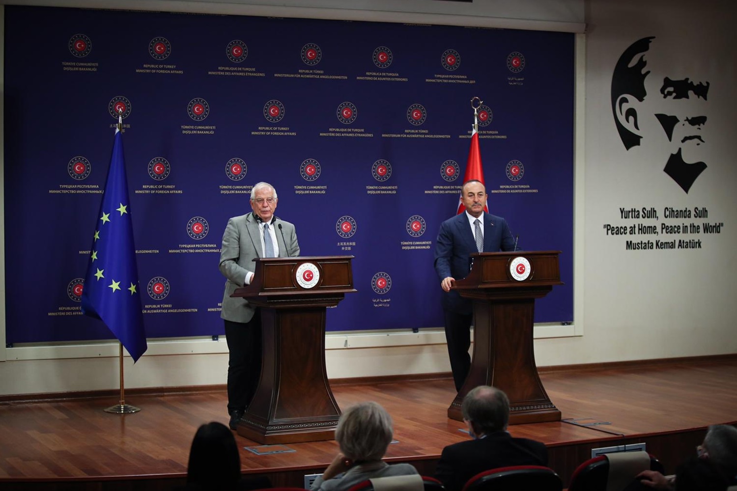 Τηλεφωνική επικοινωνία Ζ.Μπορέλ με τον Μ.Τσαβούσογλου για τις πυρκαγιές στην Αττάλεια