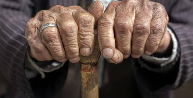 Ακράτα: Απατεώνες «σήκωσαν» 30.000 ευρώ από τραπεζικούς λογαριασμούς ηλικιωμένου