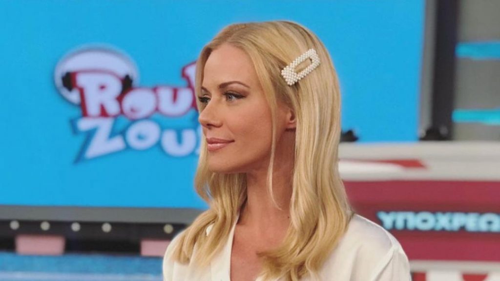 Ζέτα Μακρυπούλια: Ποζάρει με μπικίνι και «τρελαίνει» τους θαυμαστές της (φωτο)