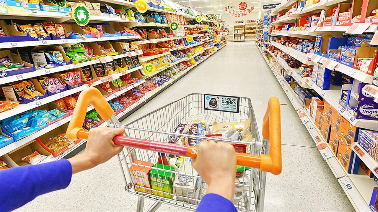 Οικονομική εξόντωση σε όποιον δεν εμβολιάζεται: «Να κάνουν δύο φορές την εβδομάδα εργαστηριακό τεστ για να ψωνίζουν»