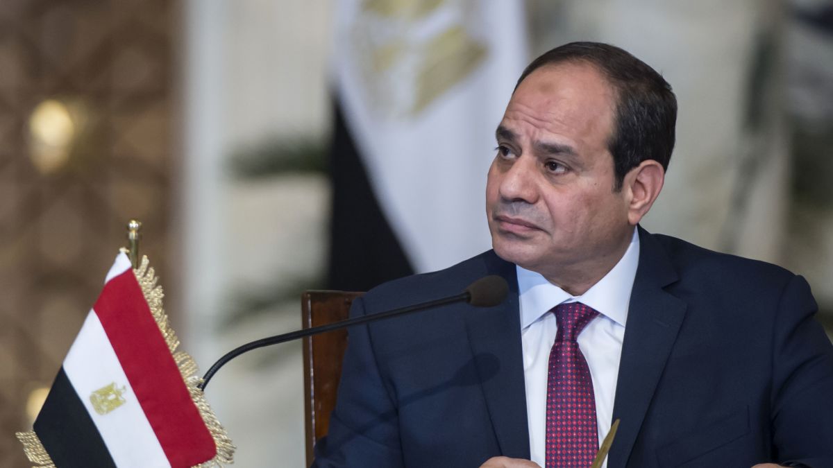 O πρόεδρος της Αιγύπτου και ο ΥΠΕΞ της Αλγερίας εκφράζουν τη στήριξή τους στον πρόεδρο της Τυνησίας