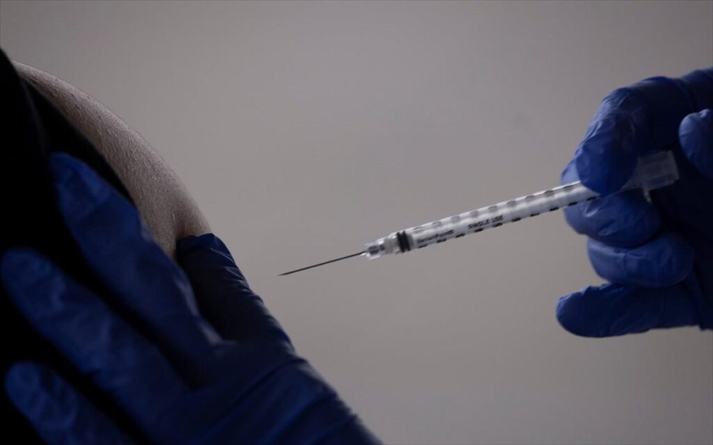 FT: Pfizer και Moderna συνεχίζουν να πλουτίζουν – Αυξάνουν τις τιμές των εμβολίων