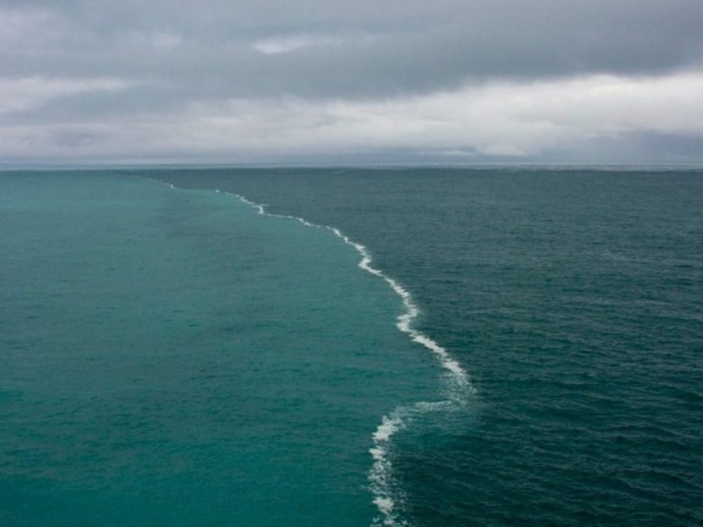 Αυτό είναι το σημείο που συναντιούνται Ατλαντικός και Ειρηνικός ωκεανός (βίντεο)