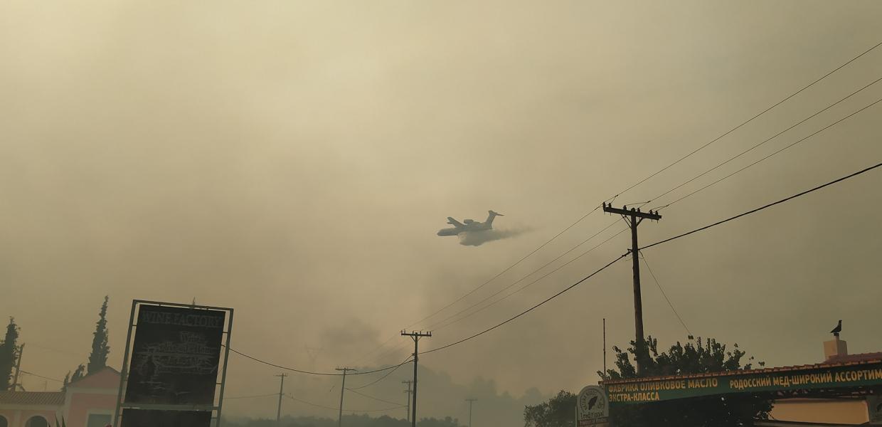 Πύρινη κόλαση από Έβρο μέχρι Ρόδο – Εκκενώνονται χωριά και στρατόπεδα – Ν.Χαρδαλιάς: «Ευθύνεται… η κλιματική αλλαγή»!