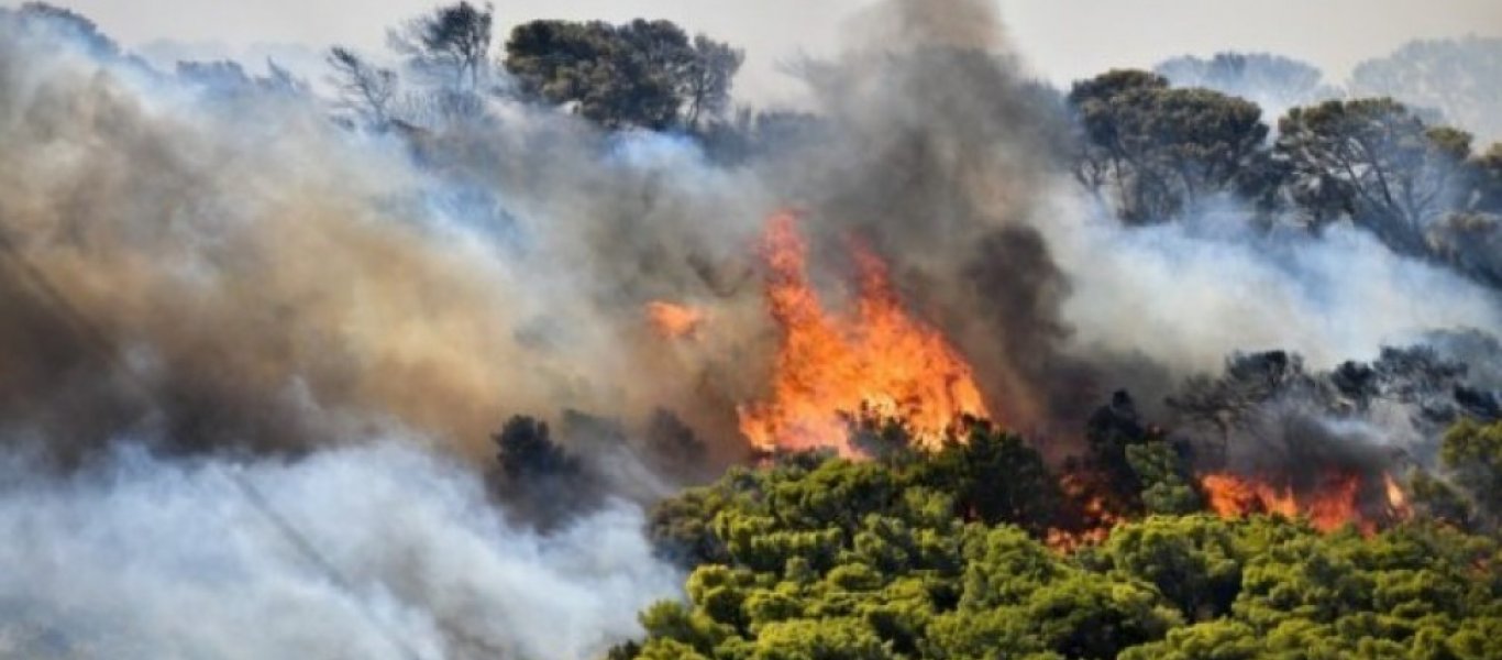 Φωτιά στο χωριό Λαγυνά Έβρου: Απειλούνται σπίτια – Έγινε μερική εκκένωση (φώτο)