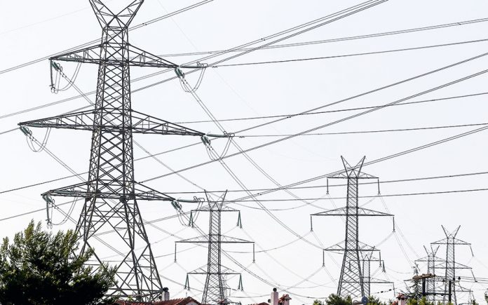 Οδηγίες προς τους πολίτες για αποφυγή μπλακ άουτ λόγω καύσωνα – Νέα έκτακτη σύσκεψη υπό τον Σκρέκα